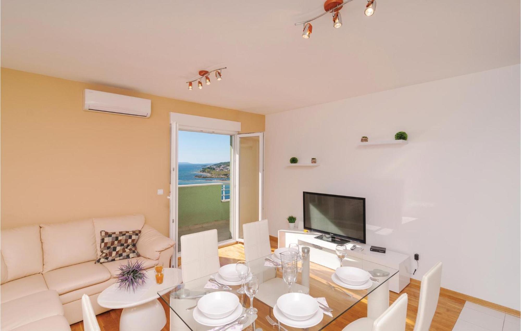 Nice Apartment In Omis With House Sea View Exteriör bild