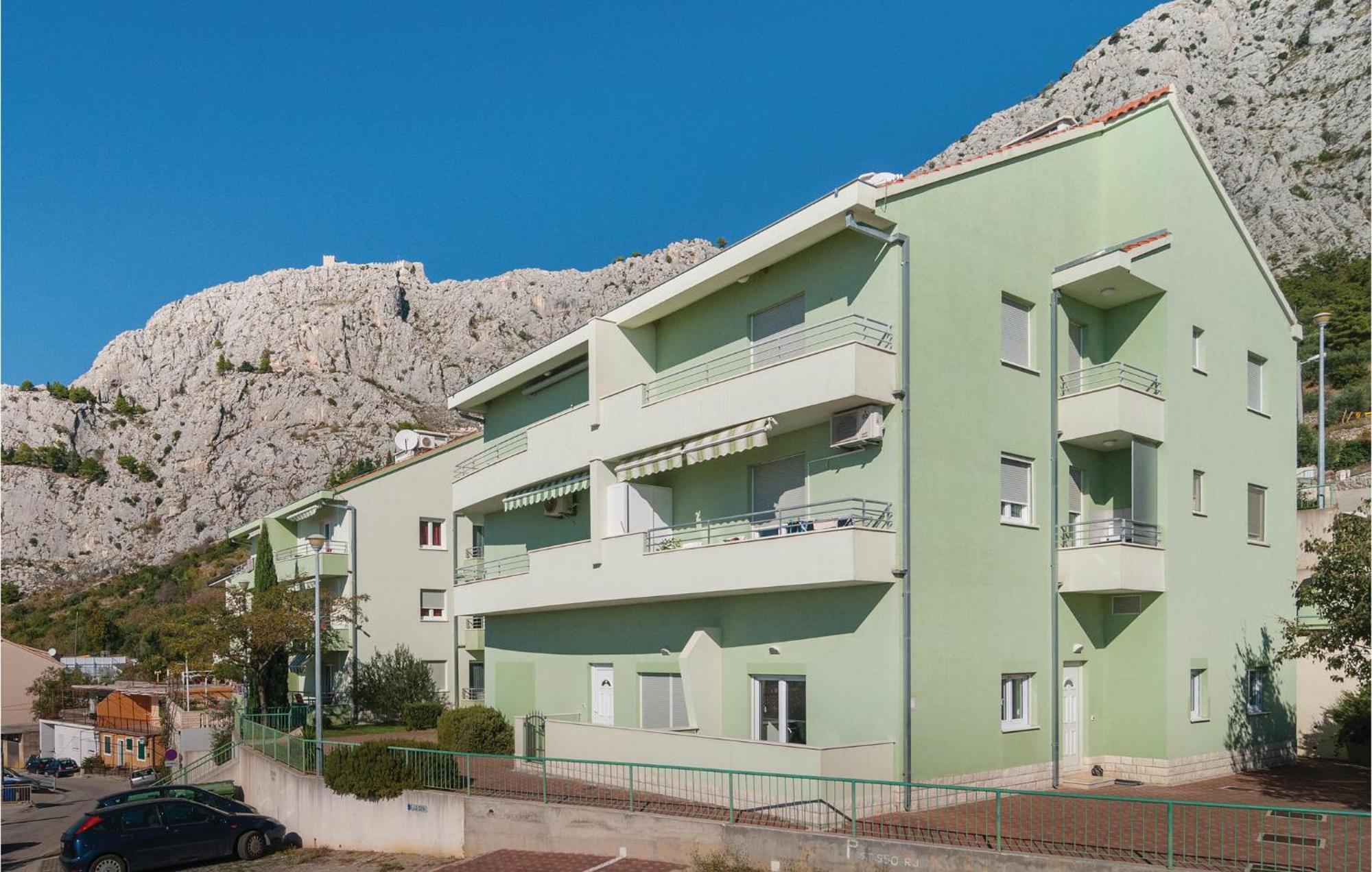 Nice Apartment In Omis With House Sea View Exteriör bild
