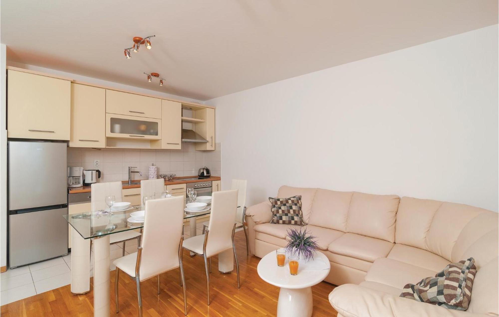 Nice Apartment In Omis With House Sea View Exteriör bild