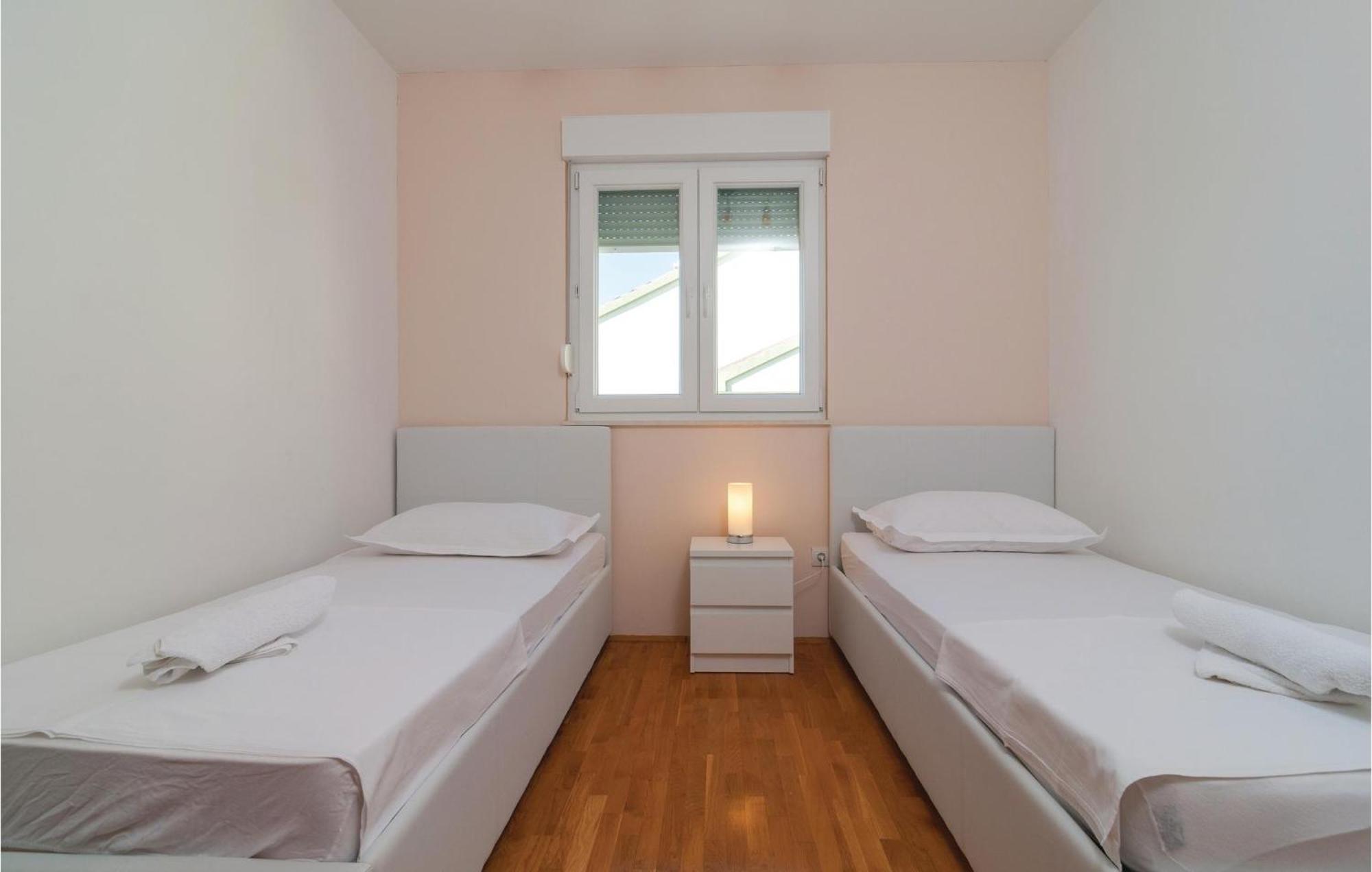 Nice Apartment In Omis With House Sea View Exteriör bild